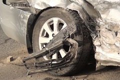 Потерявший сознание водитель внедорожника разбил несколько автомобилей в Хабаровске