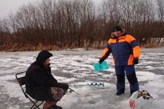 МЧС: Жителям Хабаровского края не рекомендуют выходить и выезжать на тонкий лед