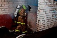 Бездомный сгорел в подвале хабаровской многоэтажки