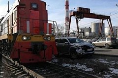Поезд протаранил джип в Хабаровске