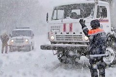 Замерзающих мужчину с ребенком спасали на трассе Хабаровск - Комсомольск-на-Амуре