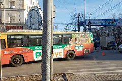 Перелом ног получила сбитая автобусом школьница в Хабаровске