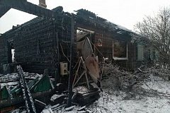 Сильно обгоревшего на пожаре ребенка эвакуировали на вертолете в Хабаровск (фото, видео)