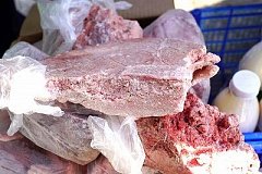 Мясо на стихийных рынках Хабаровска опасно для здоровья