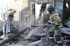 Четырехлетний малыш может находиться под завалами сгоревшего барака в Хабаровске