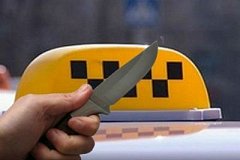 Убийца напал на хабаровского таксиста с ножом