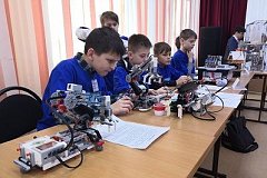 Городская выставка «Проекты действующих моделей роботов» прошла в Хабаровске