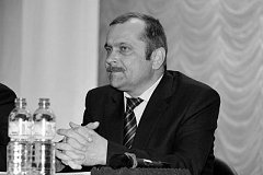 Сергей Фургал выразил соболезнования родным и близким главы Амурского района
