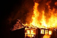 Дом сгорел дотла после взрыва газа в Хабаровском крае
