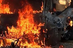 Самоходный кран сгорел в порту в Хабаровском крае