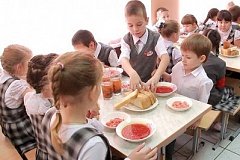 Школьники Хабаровского края будут обеспечены горячим питанием в полном объеме