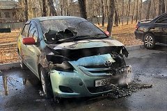 Автомобиль Яндекс.Такси сгорел в Комсомольске (фото)