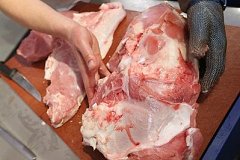 Зараженное сальмонеллой мясо продавалось в Хабаровском каре