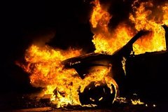 Lexus бизнесмена сожгли на парковке в Хабаровске