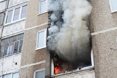 Хабаровчанин вытащил соседей из охваченной огнем квартиры