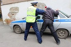 Пьяный автоугонщик переехал сотрудника полиции в Хабаровском крае