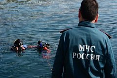 Комсомольские спасатели нашли под водой автомобиль с трупом