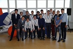 В Хабаровске наградили первых выпускников хоккейной школы