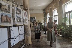 В краевом центре открыли передвижную выставку «Объекты культурного наследия Хабаровска»