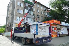 Больше года специалисты городского управления торговли искали владельца ларька в Хабаровске
