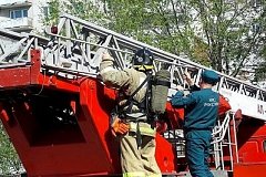 В Комсомольске пожарные спасли пожилую горожанку