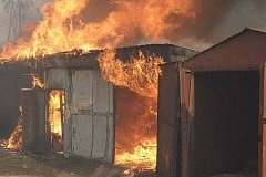 Три человека погибли при пожаре в гаражном боксе в Хабаровском крае