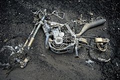 Обгоревшее тело мужчины и уничтоженный пламенем мопед найдены в Хабаровске