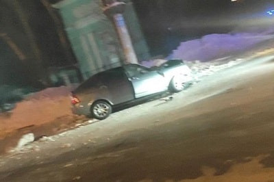 В Комсомольске Лада врезалась в столб, водитель в коме (фото, видео) фото 2