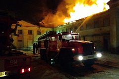 Бывший Дом офицеров в Хабаровске мог загореться из-за петарды, упавшей на крышу