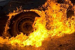 Машина риэлтора сгорела ночью в Хабаровске