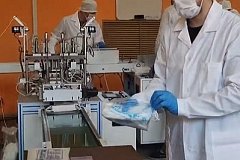 В Хабаровске запустили производство одноразовых масок (видео)