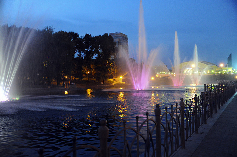 Хабаровские фонтаны возобновили свою работу фото 2