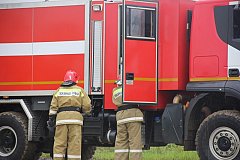 Почти 400 человек эвакуировали пожарные из торгового центра в Комсомольске