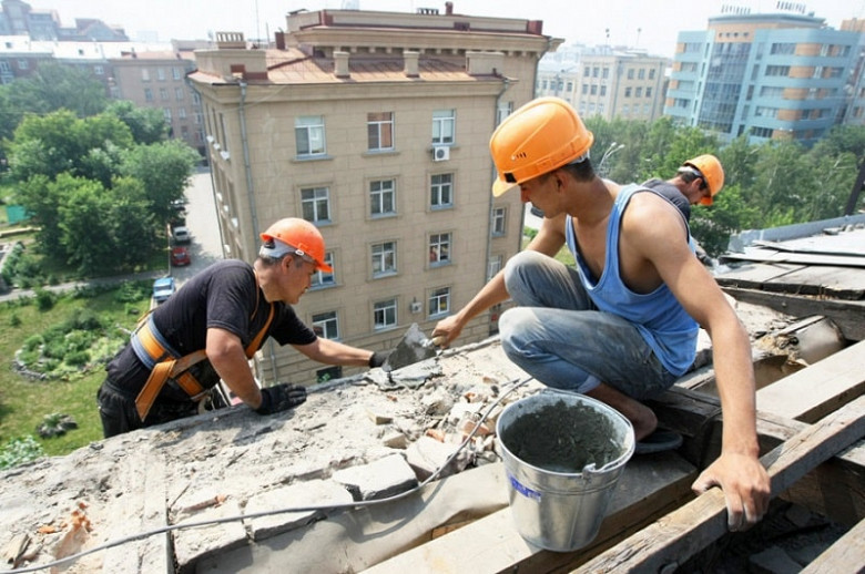 В Комсомольске-на-Амуре годовой план по ремонту крыш и замене лифтов будет перевыполнен фото 2