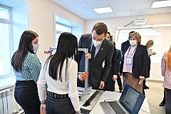 Михаил Дегтярев посетил Межрегиональный центр компетенций в Комсомольске-на-Амуре