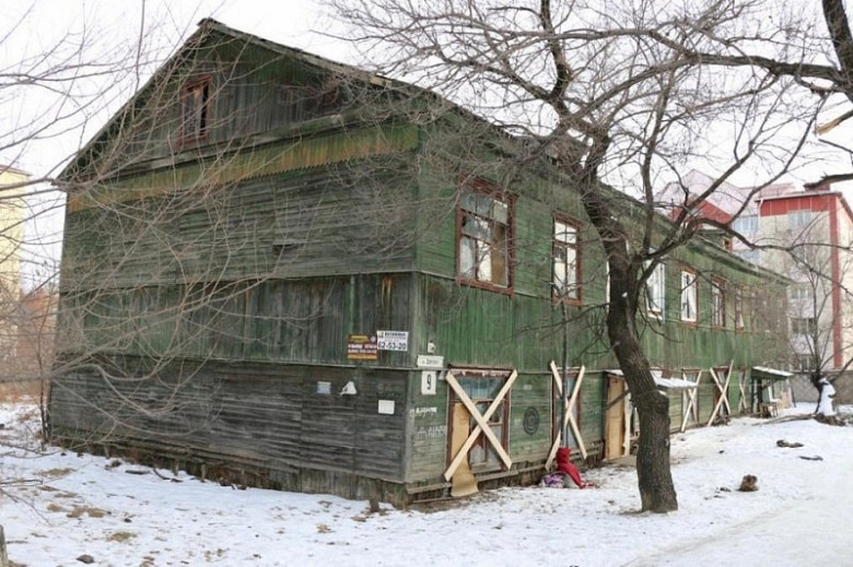 Министр ЖКХ края проверил расселение аварийного жилья в Хабаровске фото 2