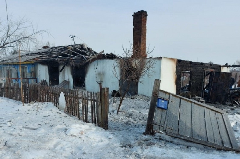Обстоятельства смерти несовершеннолетнего во время пожара устанавливаются в Хабаровском крае фото 2