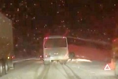 Автобус с пассажирами слетел в кювет на трассе Хабаровск – Комсомольск