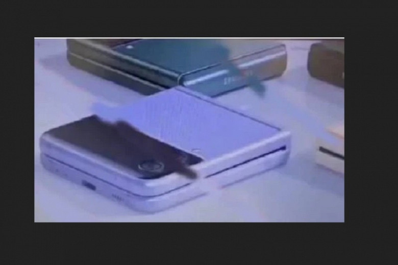 Дизайн Samsung Galaxy Z Flip3 раскрыт в новой утечке фото 2