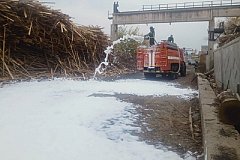 Опасные вещества вылились на дорогу в Хабаровске