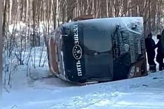 Пассажирский автобус перевернулся в Хабаровском крае