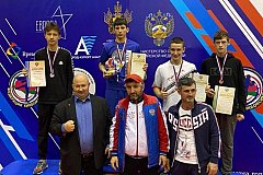 Хабаровские кикбоксеры завоевали серебро и бронзу на чемпионате и первенстве России