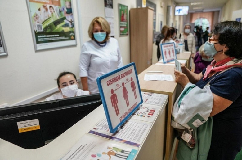 Стал известен график работы больниц и поликлиник на майских праздниках в Хабаровском крае фото 2