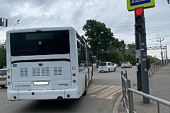 Автобус сбил пенсионерку напротив ГИБДД в Хабаровске
