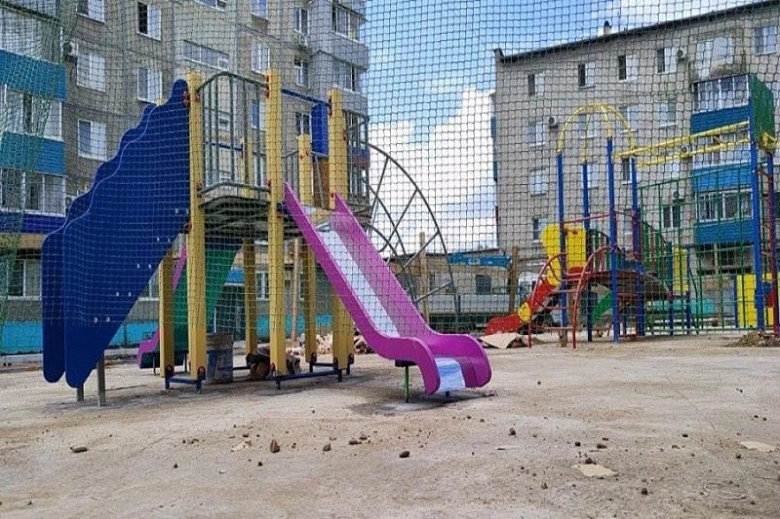 Обновление детских площадок в Комсомольске-на-Амуре загружает заказами предприятия ДВ-региона фото 2