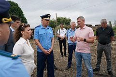 Фигурирующую в уголовном деле дамбу осмотрел прокурор Хабаровского края