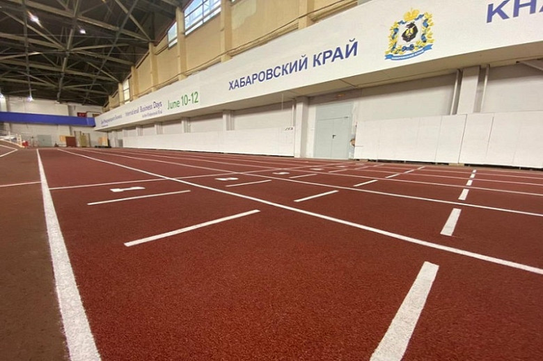 Новые беговые дорожки появились в Легкоатлетическом манеже в Хабаровске фото 2
