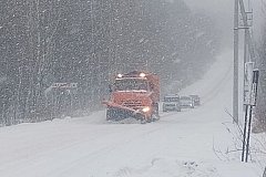 Михаил Дегтярев поручил бросить все силы на расчистку дорог и городов от снега