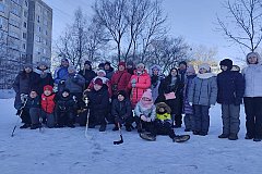 В Кировском районе Хабаровска прошел традиционный турнир «Хоккей на валенках»