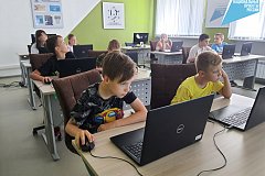 Хабаровские школьники на каникулах учатся программировать роботов